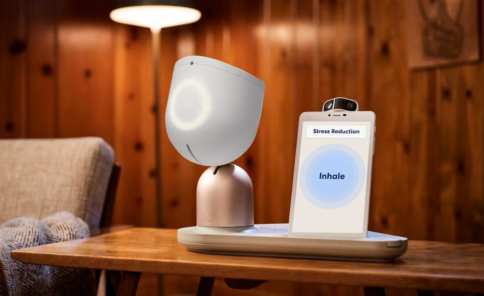 ElliQ: la IA que combate la soledad y revoluciona el cuidado de los mayores